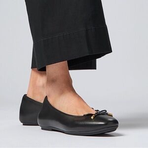 FitFlop Delicato Black Leather Ballerina Flats with Bow Accent 5.5